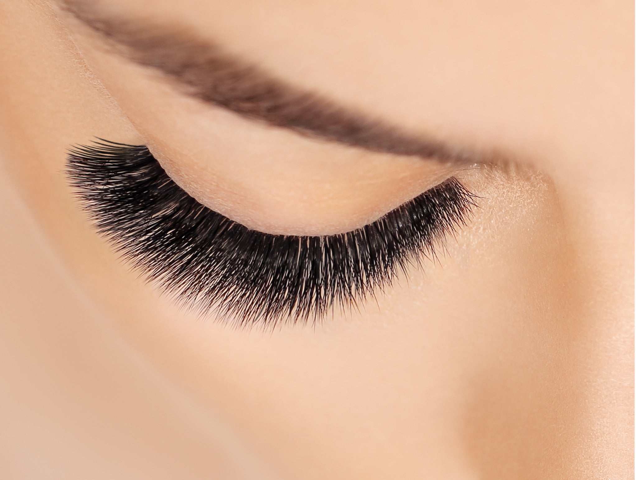 Volumen lashes wie frisch aus der augenmanufraktur